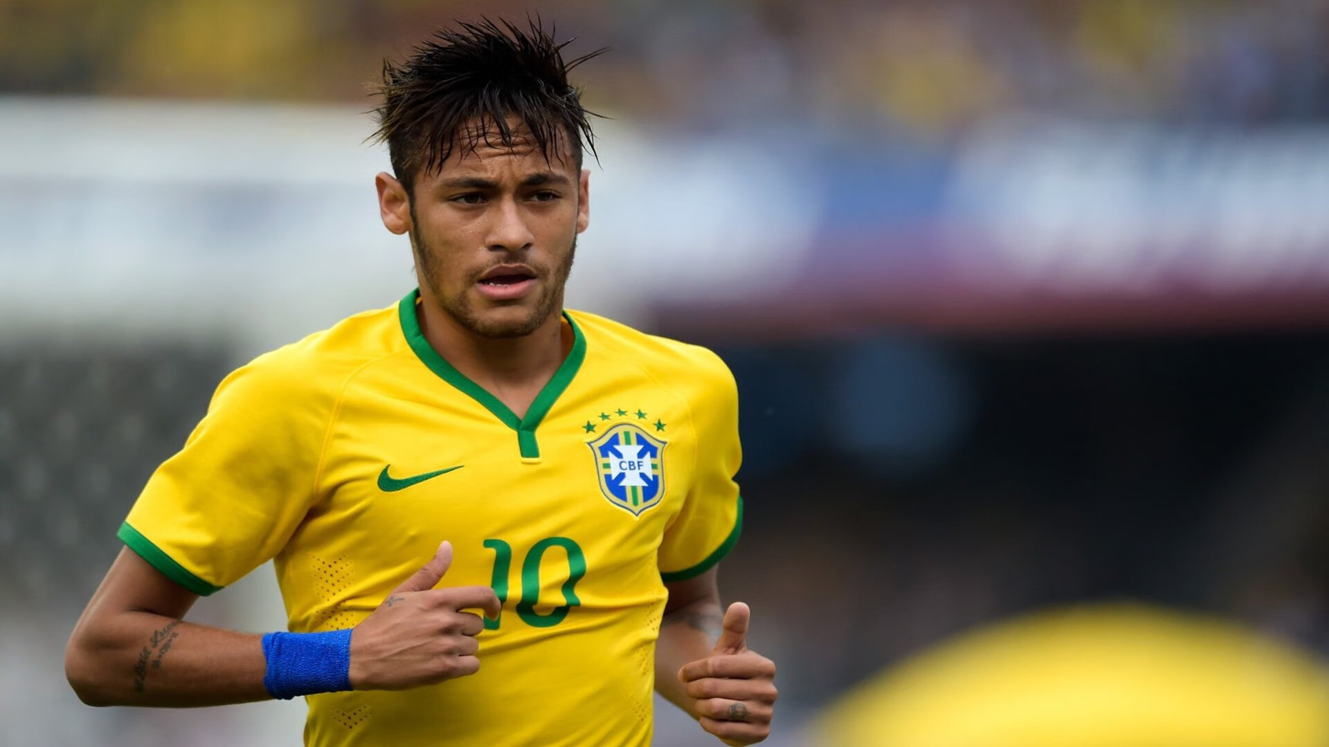 英超新政策推动足球商业化，市场潜力巨大，英超新规